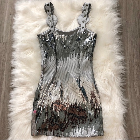 Sequined silver gradient cocktail dress - Picture 7 of 8